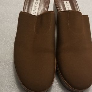 DONALD J PLINER Corsica clog/mules